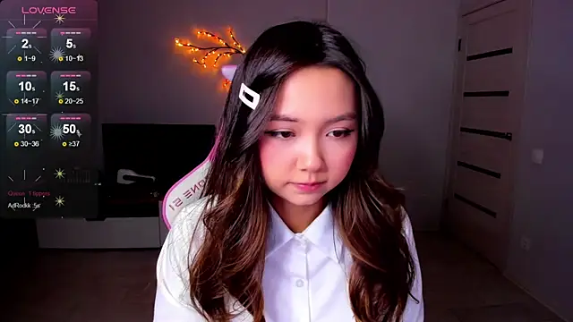 Fluffy Rose online show from 8, 10, 2025