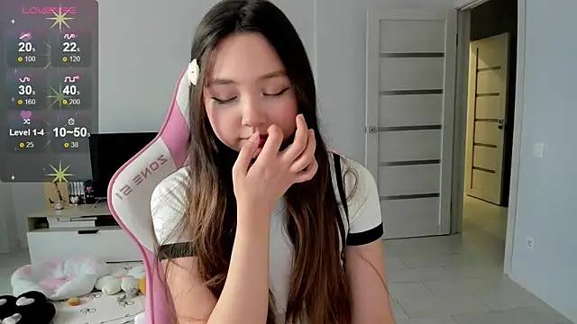 Fluffy Rose online show from 13, 5, 2026