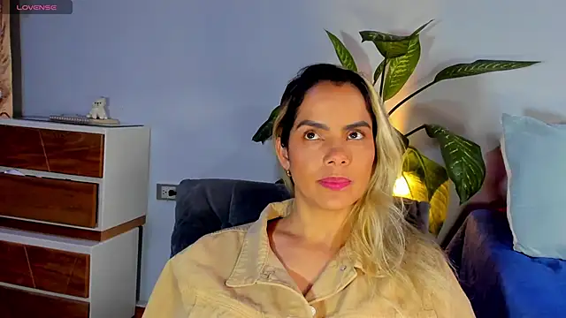 ClaraMariaMon online show from 14, 2, 2025