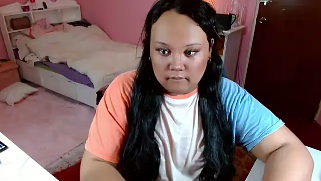 Snapshot of GiannaLopezSmith chatting on 8, 10, 2025 GiannaLopezSmith online show from 8, 10, 2025