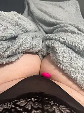 honeyyy24 online show from 6, 2, 2025