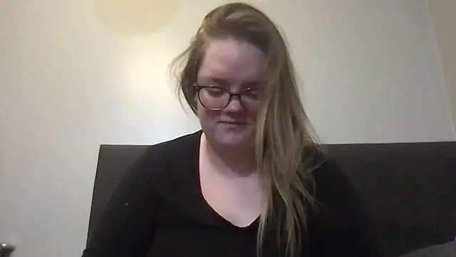 honeyyy24 online show from 8, 11, 2025