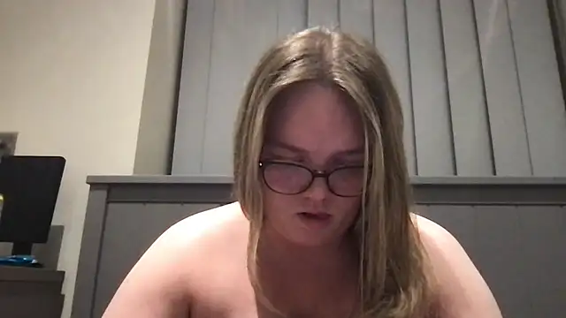 honeyyy24 online show from 20, 7, 2026