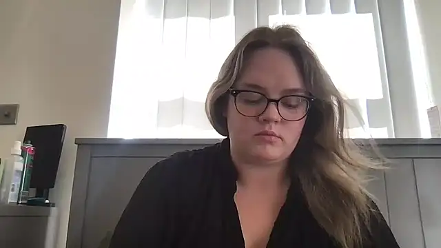 honeyyy24 online show from 25, 7, 2026