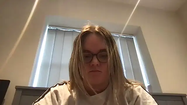 honeyyy24 online show from 27, 7, 2026