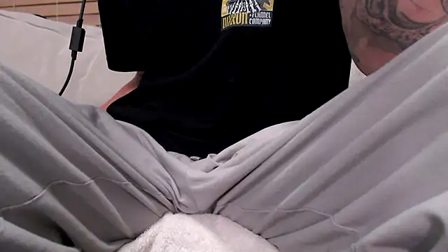 Snapshot of JohnnyKorrupt_ chatting on 15, 10, 2025 JohnnyKorrupt  online show from 15, 10, 2025