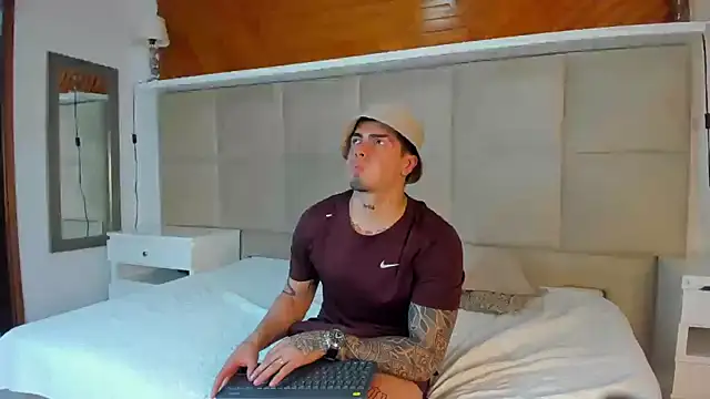 Snapshot of _mrcock chatting on 17, 12, 2024 mrcock online show from 17, 12, 2024