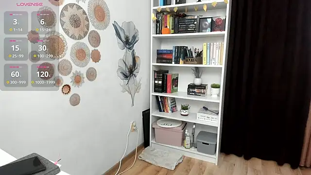 Snapshot of CrissNight chatting on 12, 9, 2025 CrissNight online show from 12, 9, 2025