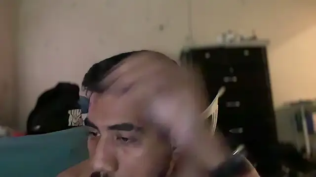 EnriquePersian197 online show from 7, 1, 2025