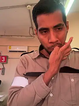 EnriquePersian197 online show from 2, 2, 2026