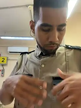 Snapshot of EnriquePersian197 chatting on 6, 5, 2026 EnriquePersian197 online show from 6, 5, 2026