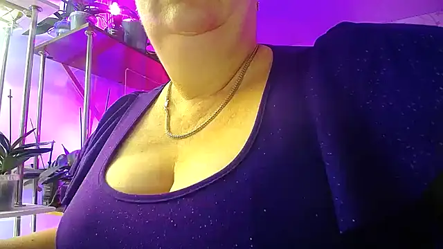 Snapshot of _Sweet_Woman chatting on 11, 10, 2025 Sweet Woman online show from 11, 10, 2025