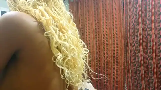 CaramelDelux27 online show from 21, 10, 2025