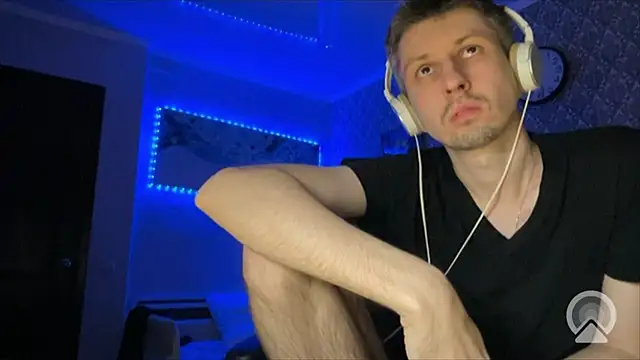 Snapshot of Aki-Laky chatting on 15, 12, 2025 Aki-Laky online show from 15, 12, 2025