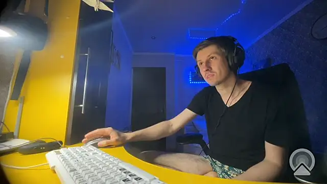 Aki-Laky online show from 8, 7, 2026