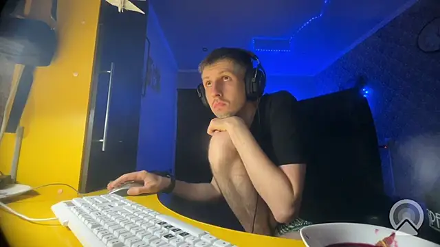 Aki-Laky online show from 9, 7, 2026