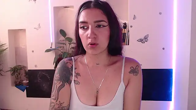 Snapshot of Lia-mitch chatting on 16, 12, 2024 Lia-mitch online show from 16, 12, 2024