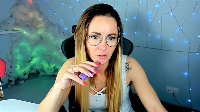 LadyIzabel online show from 23, 2, 2025