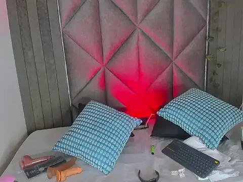 BriaConner  online show from 28, 2, 2026