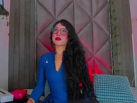BriaConner  online show from 25, 6, 2026