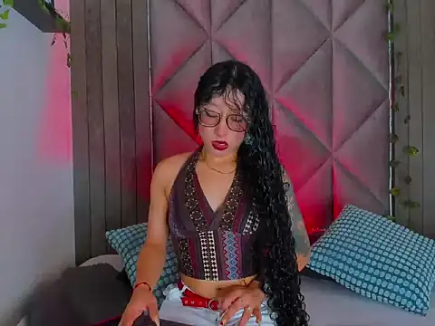 BriaConner  online show from 26, 6, 2026