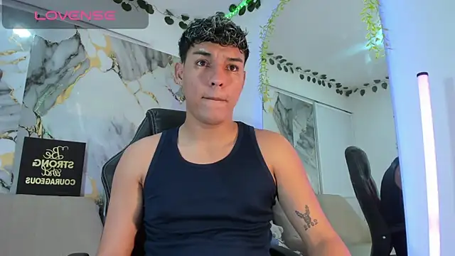 Snapshot of ryan_carter08 chatting on 8, 5, 2026 ryan carter08 online show from 8, 5, 2026