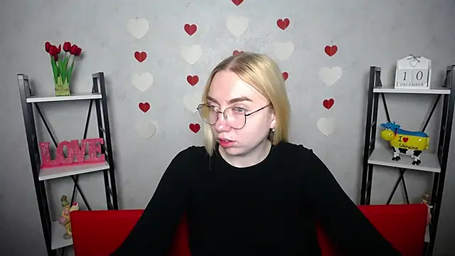 BeatriceFly online show from 11, 12, 2024