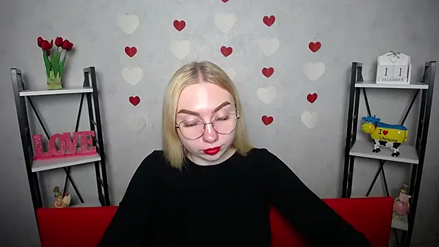 BeatriceFly online show from 11, 12, 2024