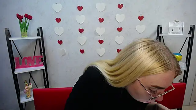 BeatriceFly online show from 11, 12, 2024