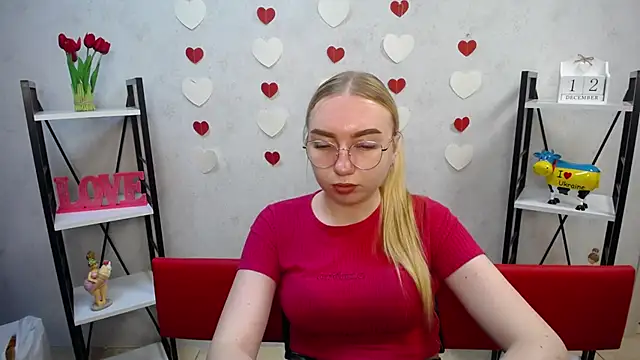 BeatriceFly online show from 12, 12, 2024