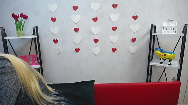 BeatriceFly online show from 16, 12, 2024