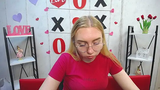 BeatriceFly online show from 2, 2, 2025