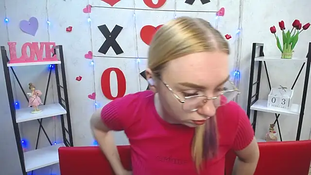 BeatriceFly online show from 3, 2, 2025