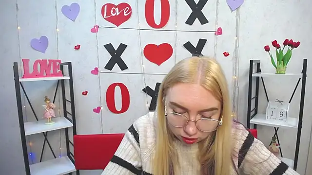 BeatriceFly online show from 19, 2, 2025