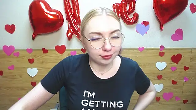 BeatriceFly online show from 16, 3, 2025