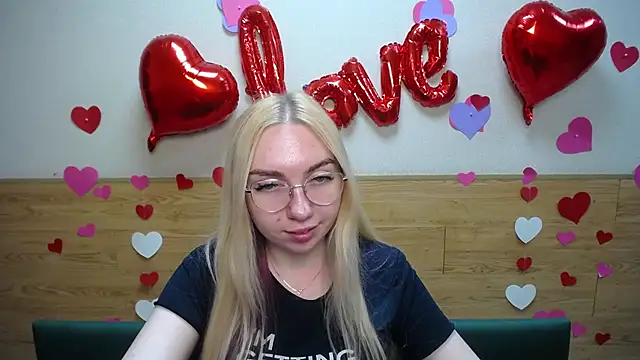 BeatriceFly online show from 17, 3, 2025