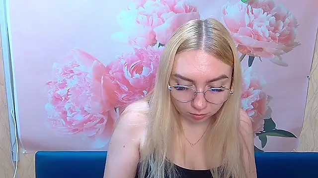 BeatriceFly online show from 9, 9, 2025