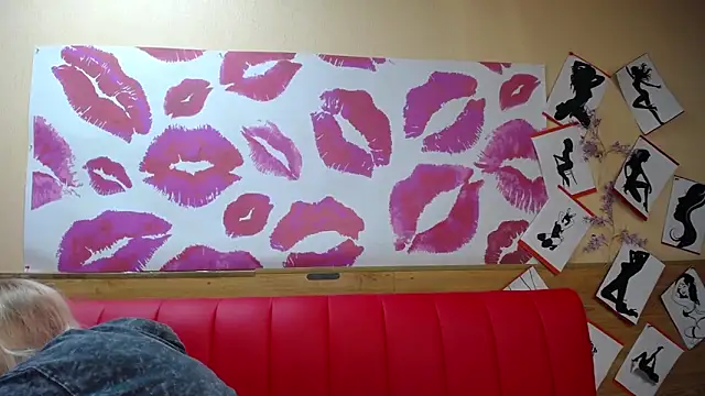 BeatriceFly online show from 18, 9, 2025