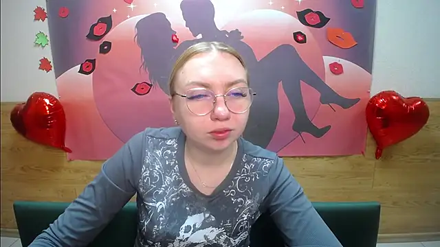 BeatriceFly online show from 4, 10, 2025