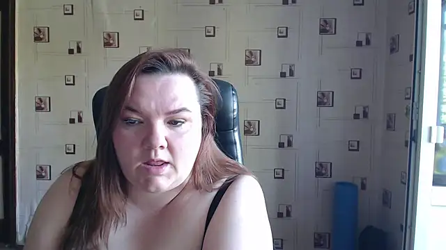 Snapshot of TasyaBigTTs chatting on 8, 5, 2026 TasyaBigTTs online show from 8, 5, 2026
