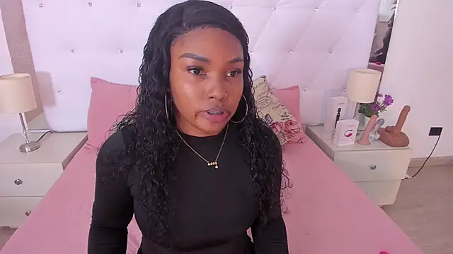 Isla Scott online show from 12, 10, 2025