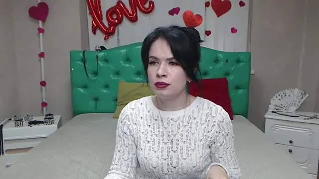 JasmineKouch online show from 11, 4, 2026