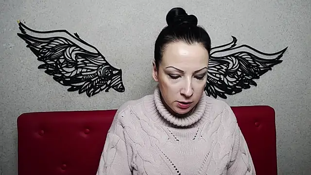 ElizabethSho online show from 10, 2, 2025