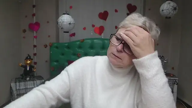 EmiliaGree online show from 9, 11, 2025