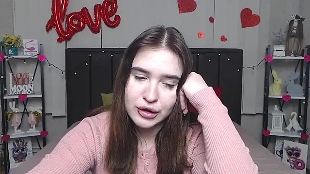 LauraHlot online show from 4, 3, 2025