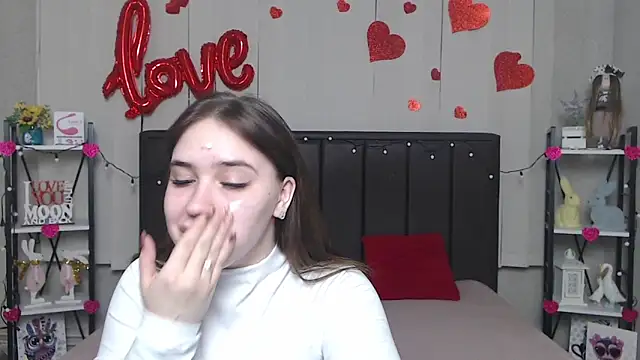 LauraHlot online show from 17, 3, 2025
