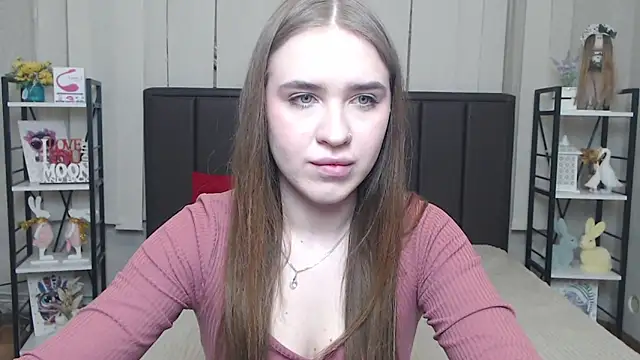 LauraHlot online show from 4, 12, 2025
