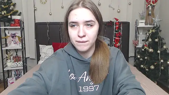 LauraHlot online show from 5, 1, 2026