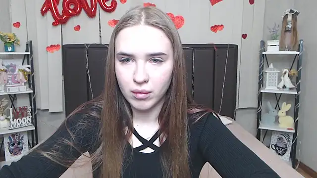LauraHlot online show from 25, 3, 2026