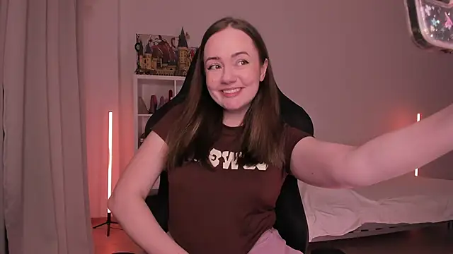 Snapshot of WalkingGirl chatting on 7, 2, 2025 WalkingGirl online show from 7, 2, 2025